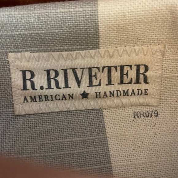 R. Riveter Brown Leather Crossbody Bag bags with a purpose. Great Bag for Fall - Picture 4 of 15